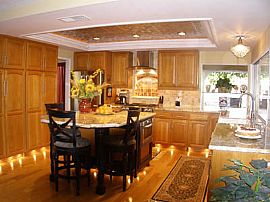 Large Room For Rent in Woodland Hills - $750 in Woodland Hills, CA