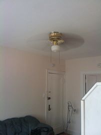 Small 1 BR, 1 BA Apartment in Chicago, IL (Photo 6 of 6)