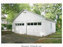 Beautiful 3 BR, 1 BA Ranch House For Rent in Shelton, CT (Photo 2 of 2)