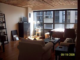 Fabulous Old Town 1 BR, 1 BA Apartment, Utilities Included in Chicago, IL (Photo 2 of 4)