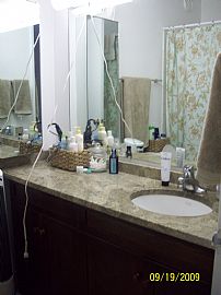 Fabulous Old Town 1 BR, 1 BA Apartment, Utilities Included in Chicago, IL (Photo 3 of 4)