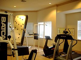 2 Br, 2 Ba Apartment, Want a Bedroom and An Office?! in Tampa, FL (Photo 2 of 4)