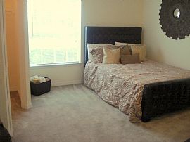 2 Br, 2 Ba Apartment, Want a Bedroom and An Office?! in Tampa, FL (Photo 4 of 4)