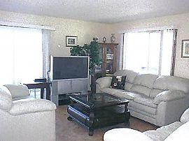 Comfortable 4 BR, 2 BA Home With Beautiful Panoramic View in Napa, CA (Photo 2 of 4)