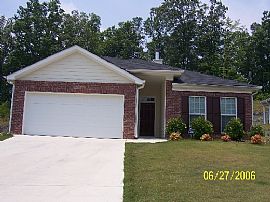 Roomy 4 BR, 2 BA In Quiet Neighborhood in Union City, GA