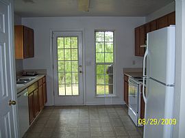 Roomy 4 BR, 2 BA In Quiet Neighborhood in Union City, GA (Photo 4 of 6)