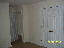 Roomy 4 BR, 2 BA In Quiet Neighborhood in Union City, GA (Photo 6 of 6)