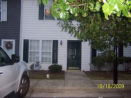 Serene 2 BR, 2 BA Townhome With Southern Charm  in Clayton, NC