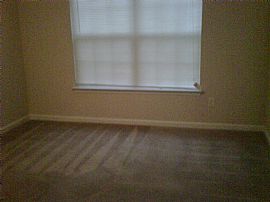 Almost New 3 BR, 2 BA Town House in East Point, GA (Photo 4 of 5)