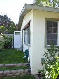 Modern 2 BR, 2 BA Bungalow With Fenced Yard in Los Angeles, CA