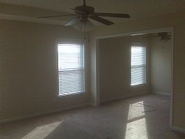 Beautiful 3 BR, 2 BA Home Near Shopping And Interstate in Union City, GA (Photo 3 of 6)