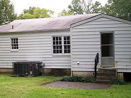 Nice Quiet 3 BR, 1 BA House In Meadowbrook Subdivision in Birmingham, AL (Photo 3 of 6)