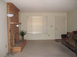 Cozy 3 BR, 2 BA Home Near Kiwanis Park in Tempe, AZ (Photo 3 of 3)