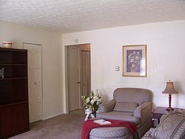 Live Large For Less In This Quiet 2 BR, 1.5 BA Townhome in Louisville, KY (Photo 5 of 6)