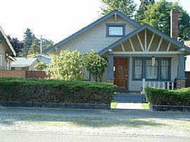 Lovely 3 BR, 1 BA Home  in Tacoma, WA