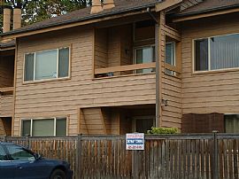 Quiet 1 BR, 1 BA Condo In Valley View Condo Complex in Skyway, WA (Photo 2 of 3)