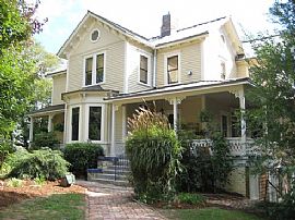 Historic Downtown 1 BR, 1 BA Suite Fully Furnished W/Mtn Views in Asheville, NC