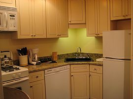 Historic Downtown 1 BR, 1 BA Suite Fully Furnished W/Mtn Views in Asheville, NC (Photo 4 of 8)