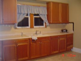 Gorgeous 2 BR, 1 BA Apartment With Wood Burning Fireplace in Milwaukee, WI (Photo 3 of 6)