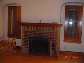 Gorgeous 2 BR, 1 BA Apartment With Wood Burning Fireplace in Milwaukee, WI (Photo 5 of 6)