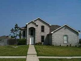 Upscale 4 BR, 2.5 BA Home With Pool And Hardwood Floors in Little Elm, TX
