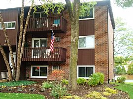 Popular 2 Br, 2 Ba Condo Which Has 2 Balconies in Roselle, IL