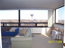 Beautiful SAFE 2 BR, 2 BA Condo With STUNNING VIEWS! Near JHU! in Baltimore, MD (Photo 5 of 8)
