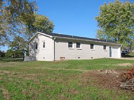 VERY CLEAN 3 BR, 1 BA BRICK HOME WITH HARDWOOD FLOORS in Minor Hill, TN (Photo 2 of 8)
