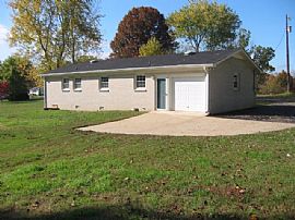 VERY CLEAN 3 BR, 1 BA BRICK HOME WITH HARDWOOD FLOORS in Minor Hill, TN (Photo 4 of 8)