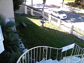 Quaint 3 BR, 2 BA House In Beautiful Quiet West LA Neighborhood in Los Angeles, CA (Photo 9 of 10)