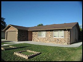 Very Spacious 3 BR, 2 BA House, 1612 Sq. Ft. in North Highlands, CA