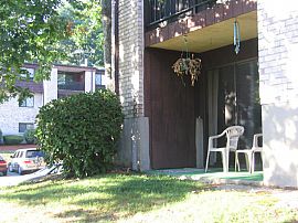 Great 2 BR, 1 BA Condo Includes Heat And HW in North Reading, MA