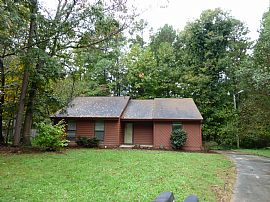 Renovated 2 BR, 2 BA Home In Peaceful Neighborhood in Charlotte, NC