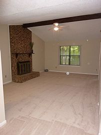 Renovated 2 BR, 2 BA Home In Peaceful Neighborhood in Charlotte, NC (Photo 2 of 7)