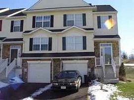 Very Quiet 3 BR, 2.5 BA, 2100 Sq. Ft. Townhouse $1695 in King of Prussia, PA (Photo 2 of 4)