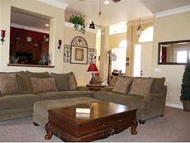 Custom 3 BR, 2 BA Home In Temple, Golf Coarse Neighborhood! in Snowflake, AZ (Photo 2 of 4)