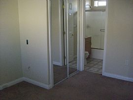 Nicely Remodeled 1 BR, 1 BA Duplex For Rent With Gardener in Los Angeles, CA (Photo 4 of 6)