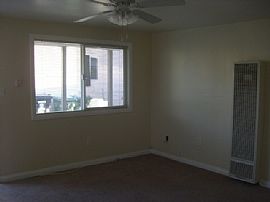 Nicely Remodeled 1 BR, 1 BA Duplex For Rent With Gardener in Los Angeles, CA (Photo 6 of 6)