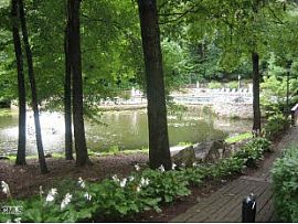 Fantastic 2 BR, 1 BA Condo In Gated Community in Norwalk, CT (Photo 7 of 8)