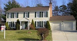 LOVELY 4 BR, 3 BA HOUSE IN QUIET NEIGHBORHOOD in Fairfax, VA