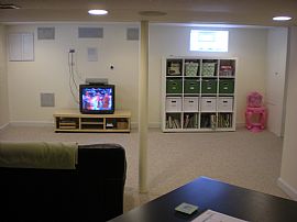 Beautiful 3 Br, 2 Ba Single Family Home with Garage and Yard  in Westchester, IL (Photo 7 of 12)