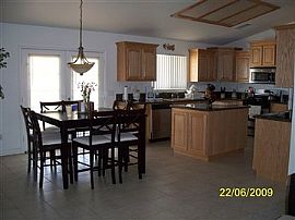 Beautiful 4 Br, 2 Ba Home with Lovely Granite Counter Tops in Joshua Tree, CA (Photo 2 of 7)