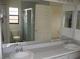 Beautiful 2.5 BR, 2 BA House With Enclosed Porch, Close To UCF in Orlando, FL (Photo 2 of 3)