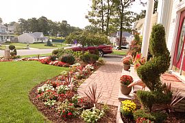 Magnificent And Cozy 3 BR, 2.5 BA Home With Huge Chandelier! in Middle Island, NY (Photo 3 of 6)