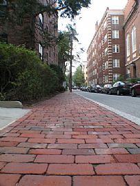 Spacious 1 BR, 1 BA Studio  With An Alcove! in Cambridge, MA (Photo 2 of 8)