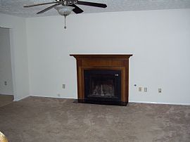 Spacious 3 BR, 2 BA Home With Wood-Burning Fireplace in Lithonia, GA (Photo 2 of 7)