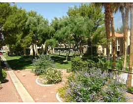 CLEAN 3 BR, 2 BA Condo, Spacious, Upgrades, Pool, Storage in Las Vegas, NV