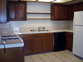 CLEAN 3 BR, 2 BA Condo, Spacious, Upgrades, Pool, Storage in Las Vegas, NV (Photo 3 of 10)