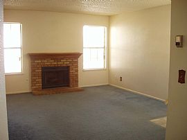 CLEAN 3 BR, 2 BA Condo, Spacious, Upgrades, Pool, Storage in Las Vegas, NV (Photo 5 of 10)