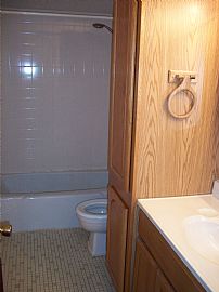 Updated 2 BR, 1 BA Appartment/Condo Near COD and Wheaton College in Wheaton, IL (Photo 2 of 5)